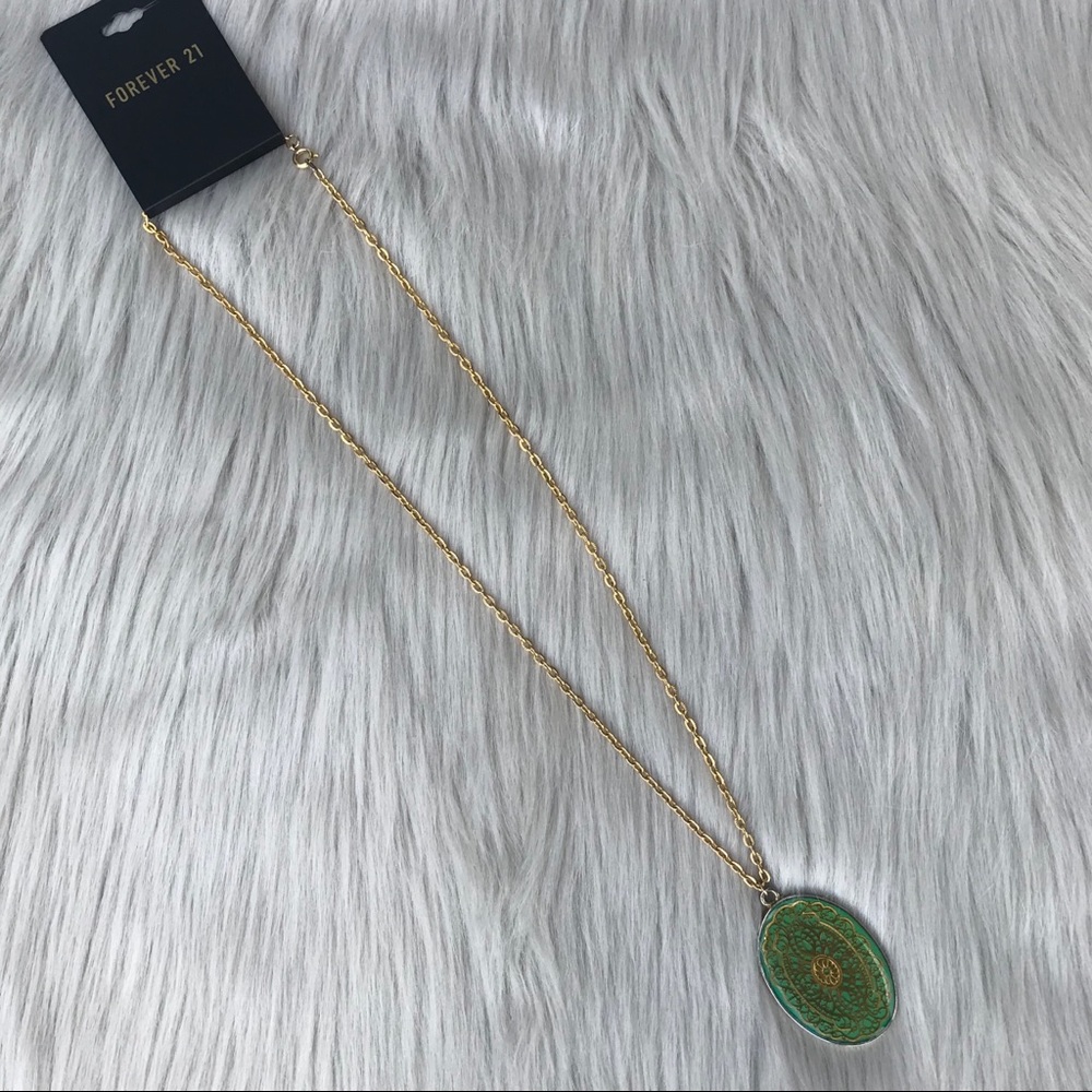 Forever 21 Gold Pendant Necklace